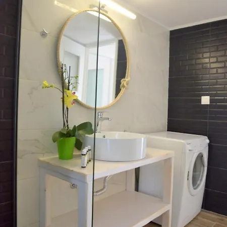 Veranda House * Pollonia
