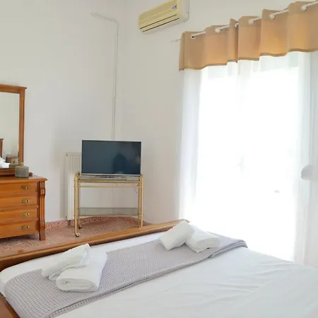Veranda House Pollonia