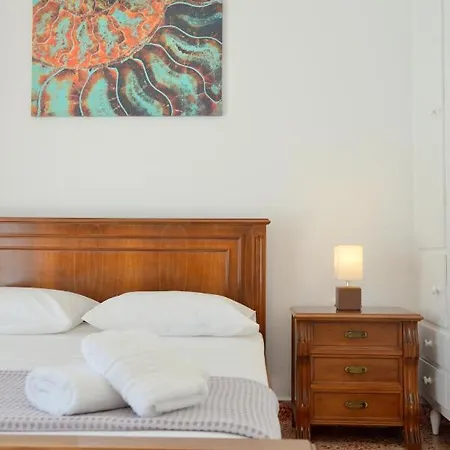 Veranda House Πολλώνια